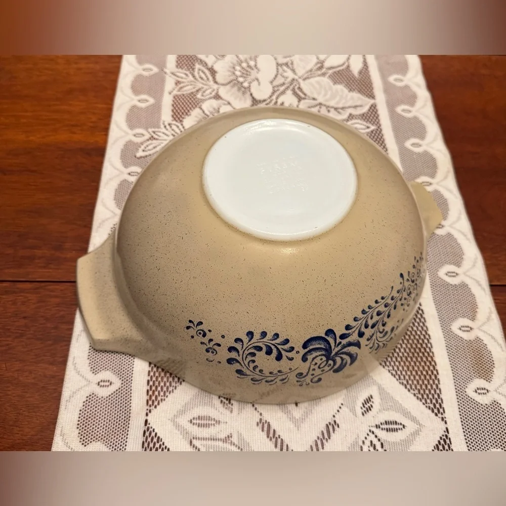 Vintage PYREX 10” Homestead Cinderella Mixing Bowl (#444)